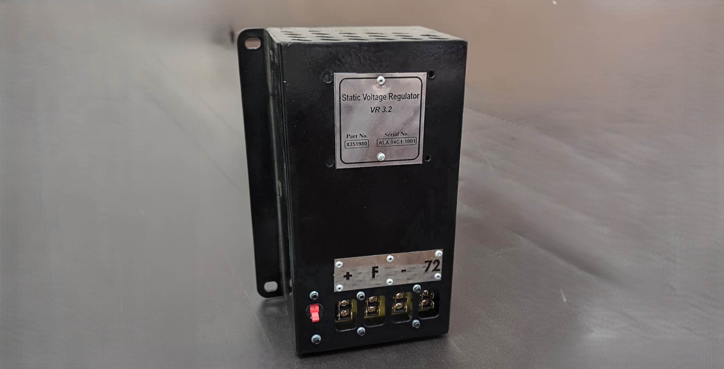 ساخت تنظیم ولتاژ (Voltage Regulator) لکوموتیو GT26CW برای اولین بار در ایران
